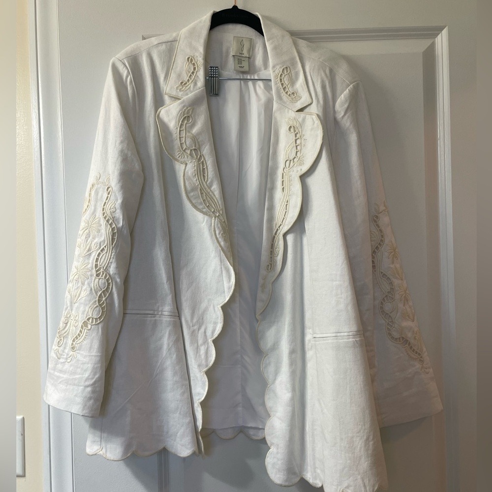 Coastal embroidered linen blazer